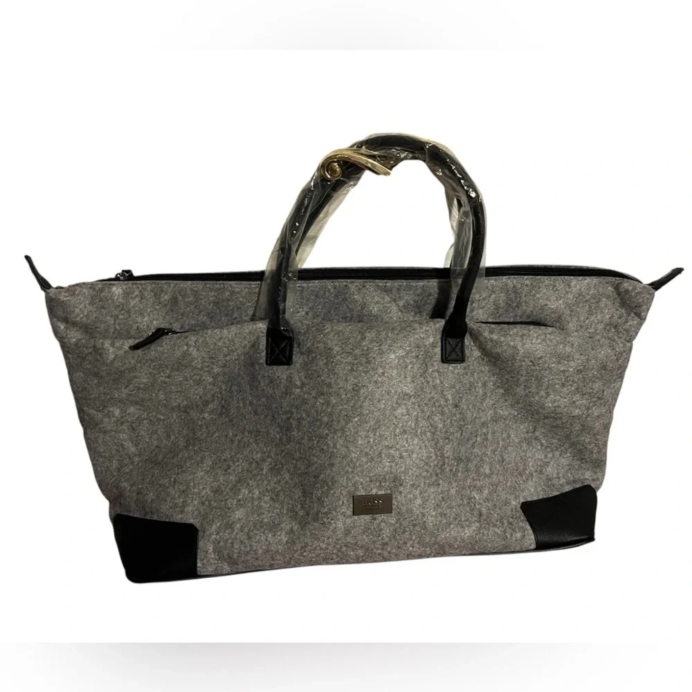 Hugo Boss Duffle Bag 25 1/2 X 14 Gray Black Accent With Logo